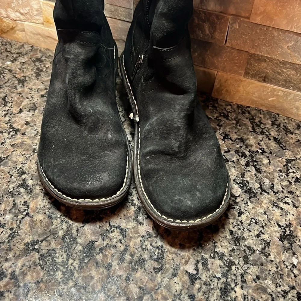 Ugg leather waterproof boots EUC 8